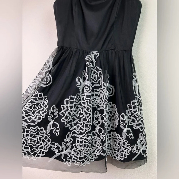 Adrianna Papell Boutique Midi Cocktail Dress (6) Black with White Floral Ruffles - Picture 7 of 9